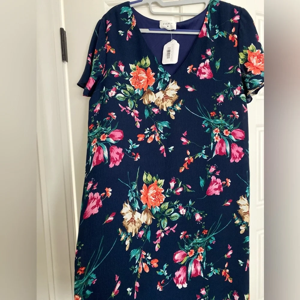 Spring dress - Picture 2 of 2